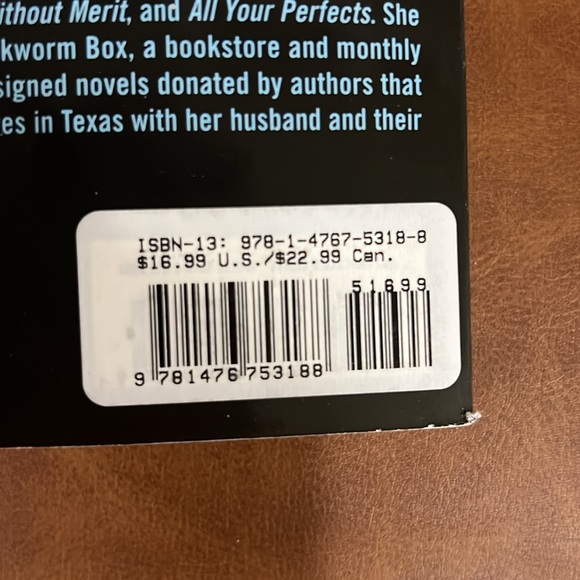 Colleen Hoover Ugly Love Paperback Book - Picture 3 of 3